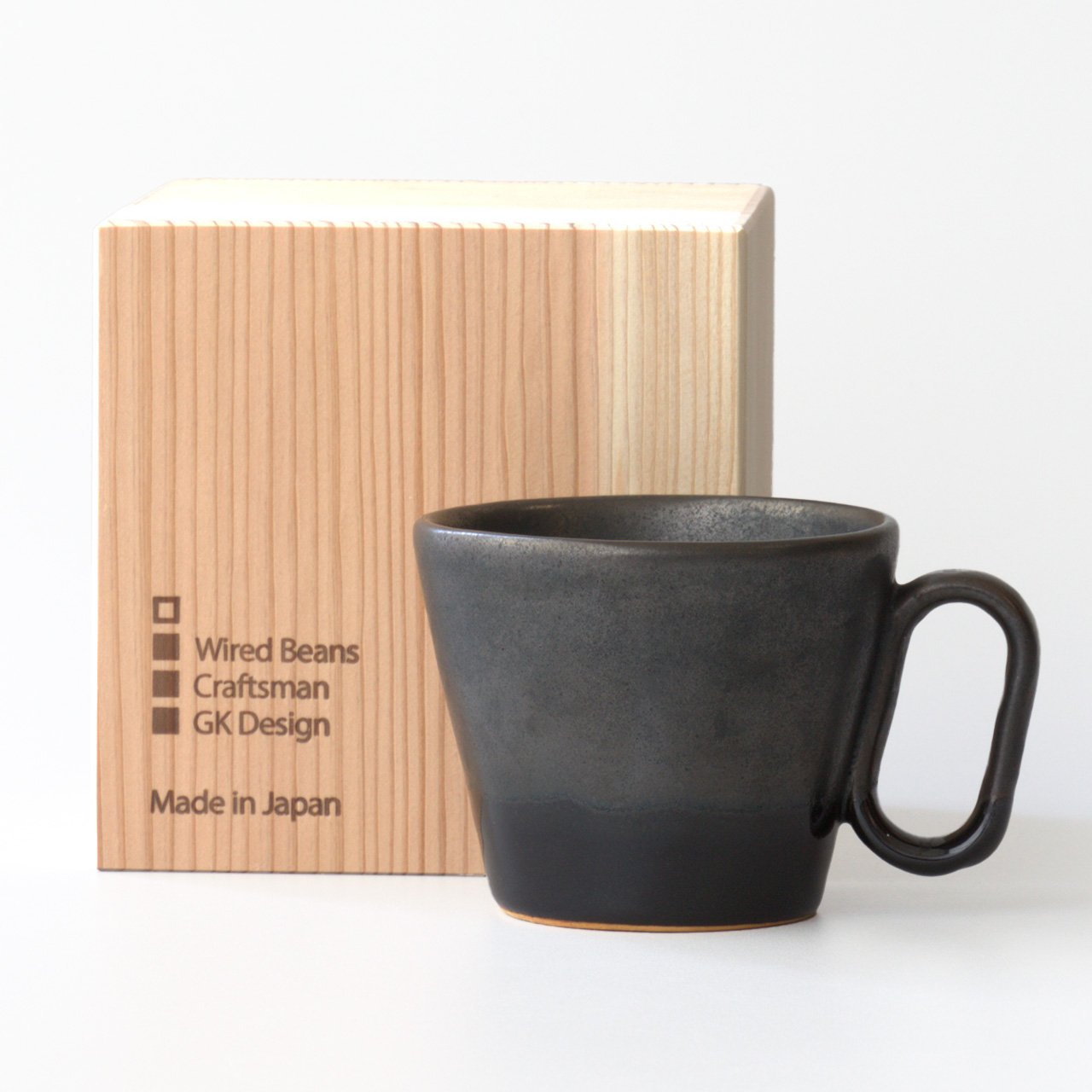 【杉箱入り】生涯を添い遂げるマグ 薩摩焼 帖佐窯 うるみ釉 黒薩摩