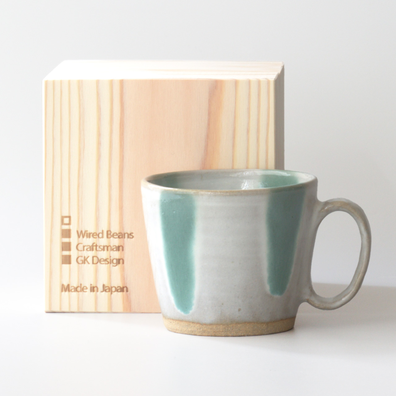 生涯を添い遂げるマグ 越中三助焼 緑釉流し 杉箱入り 緑釉流し large image number 1