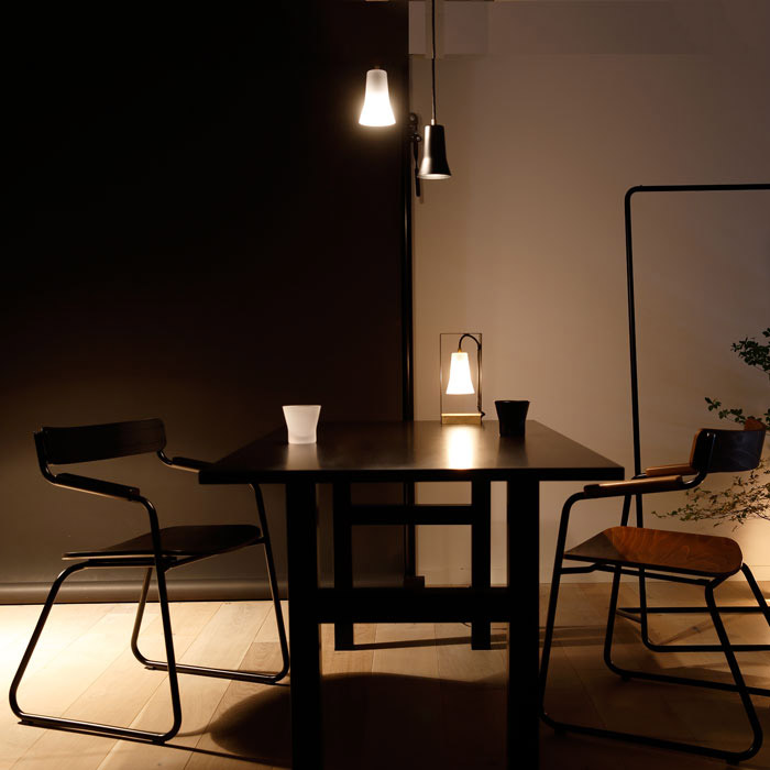 ［岩手］ふるさとの木で生まれる家具 テーブル 赤松 ブラック（1200サイズ）  large image number 2