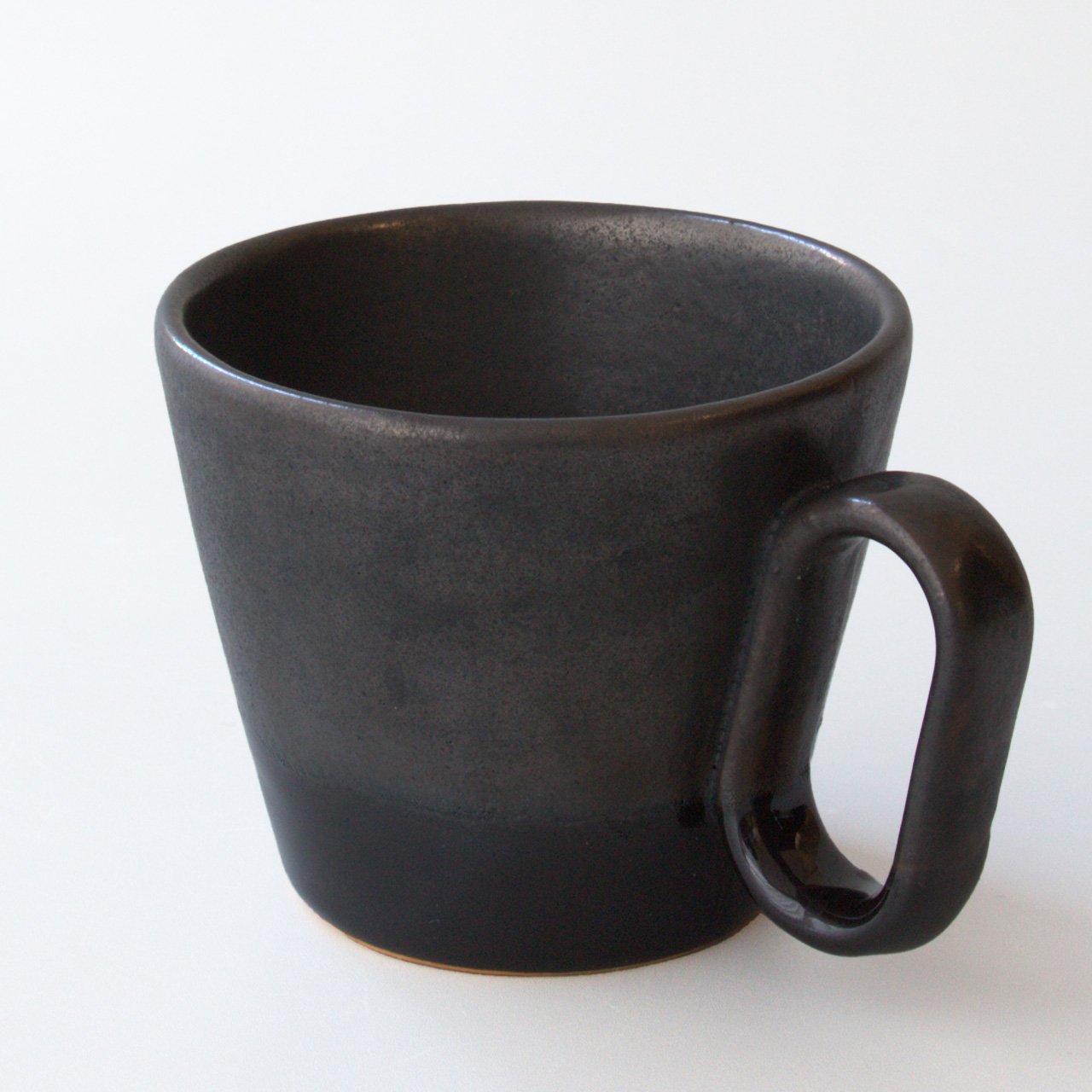 【杉箱入り】生涯を添い遂げるマグ 薩摩焼 帖佐窯 うるみ釉 黒薩摩 うるみ釉 large image number 3