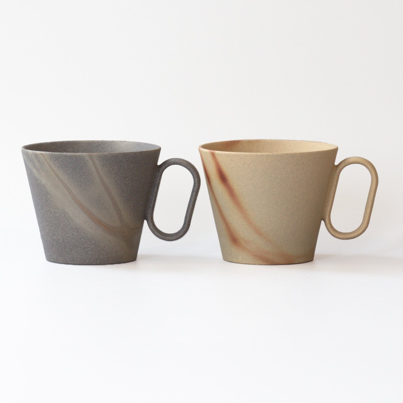 生涯を添い遂げるマグ 再生備前 三石窯 緋襷 ペアセット ブラック・ホワイト ギフトボックス入り