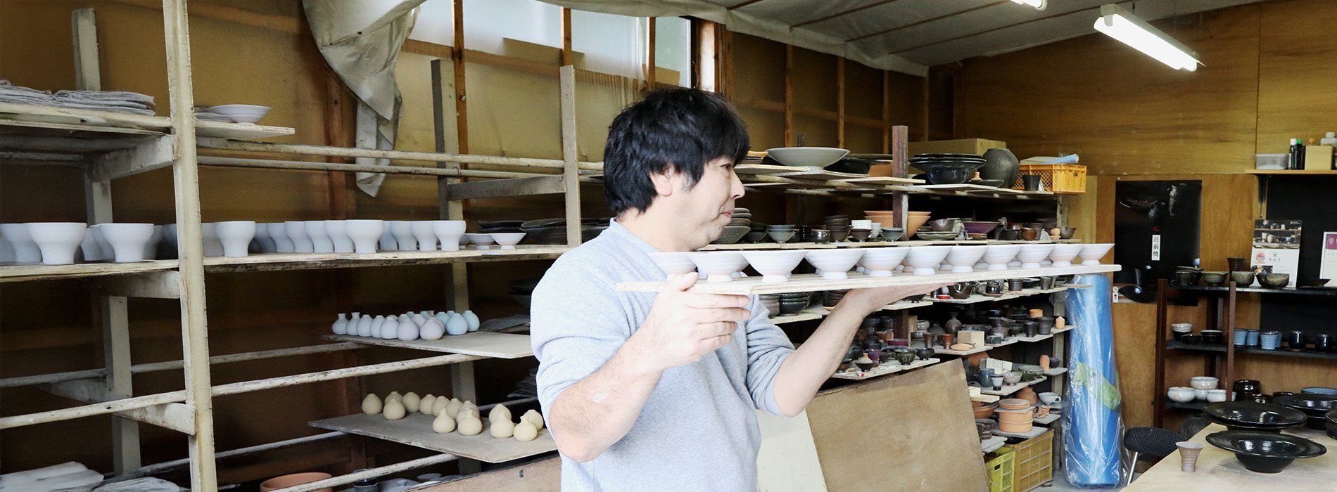 竜仙窯 ブランドサイトで職人インタビューを読む