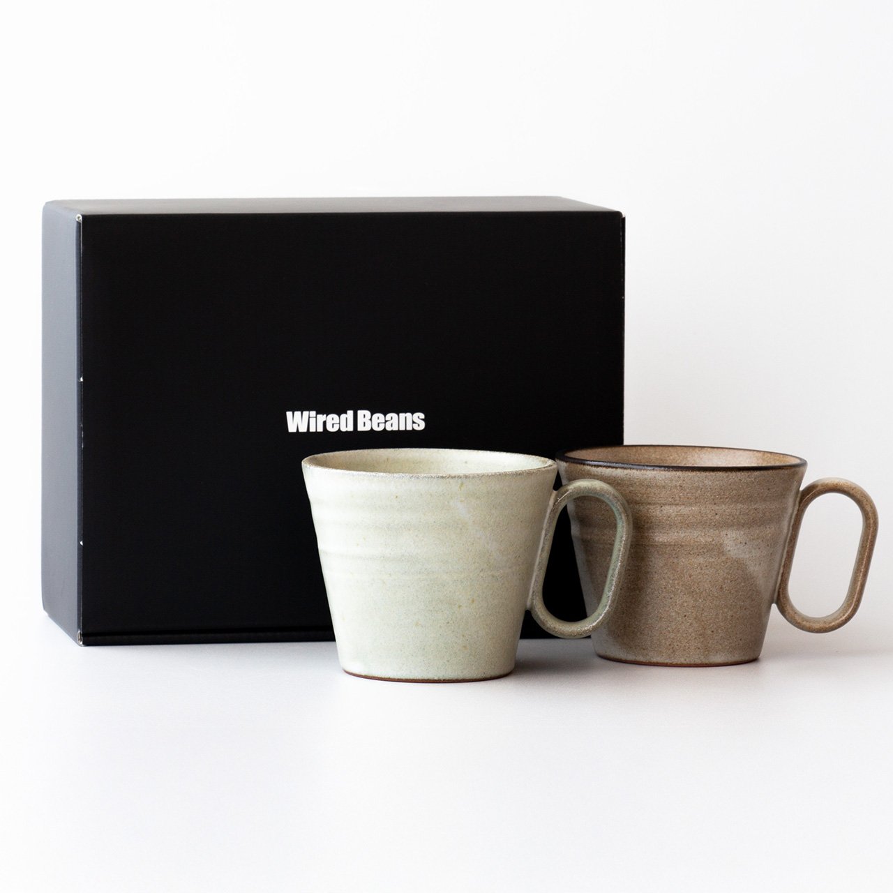 生涯を添い遂げるマグ 内原野焼 陽和工房 ペアセット 卯の花・白茶 ギフトボックス入り 卯の花・白茶 large image number 1