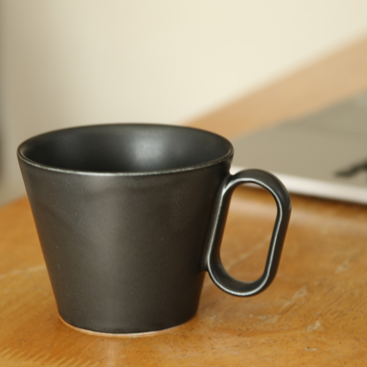 生涯を添い遂げるマグ 有田焼 レギュラー ブラックマット マグカップ コーヒーカップ 磁器 日本製 佐賀 image number 4