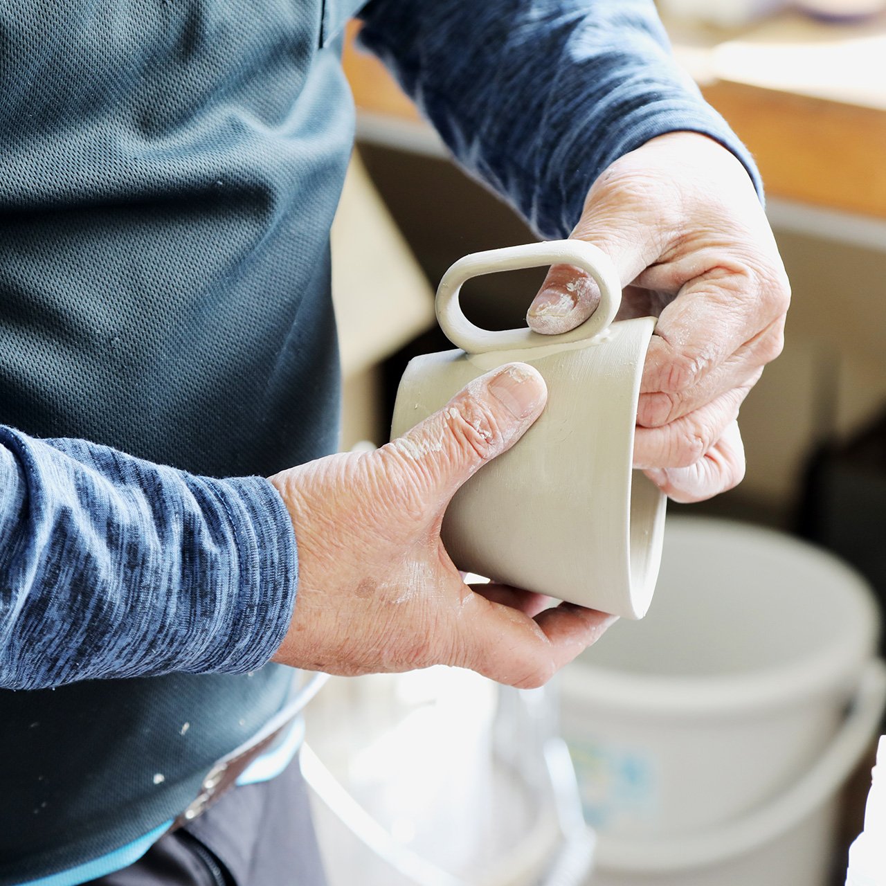 【杉箱入り】生涯を添い遂げるマグ 薩摩焼 帖佐窯 瑠璃釉 黒薩摩 瑠璃釉 large image number 7