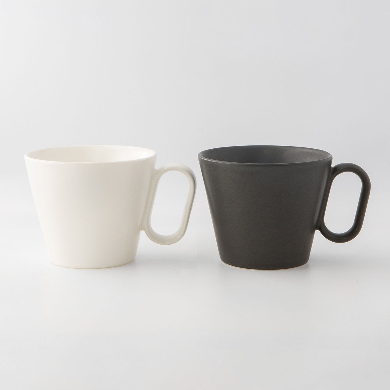 生涯を添い遂げるマグ 有田焼・美濃焼 ペアセット ブラックマット・ホワイトマット ギフトボックス入り